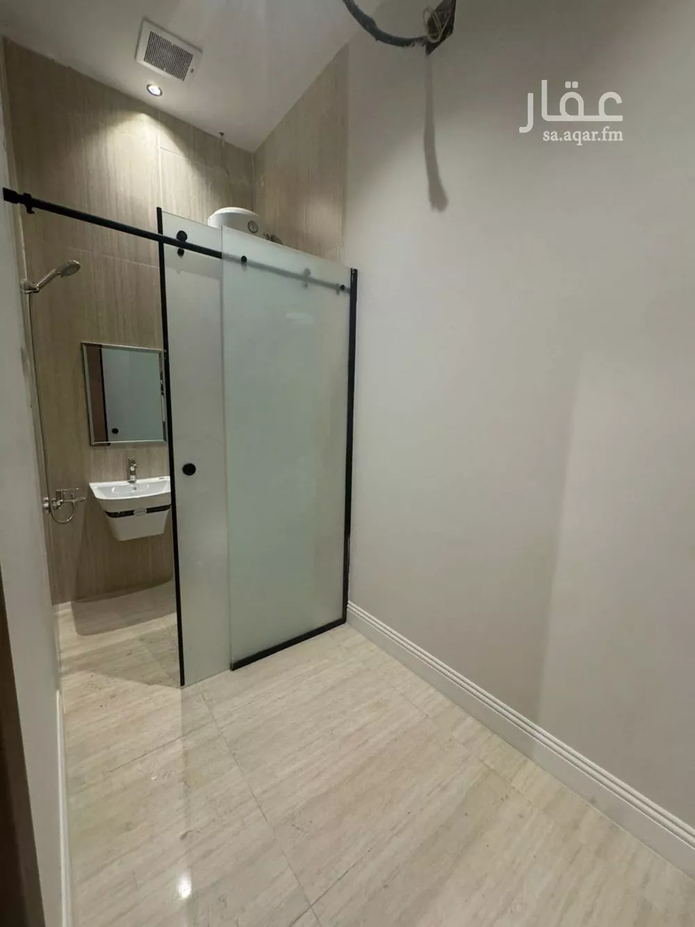 فيلا 5 غرف في العارض 6