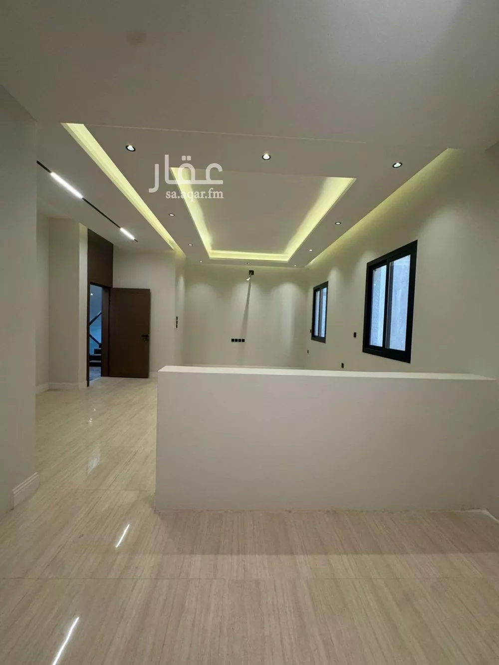 فيلا 5 غرف في العارض 8