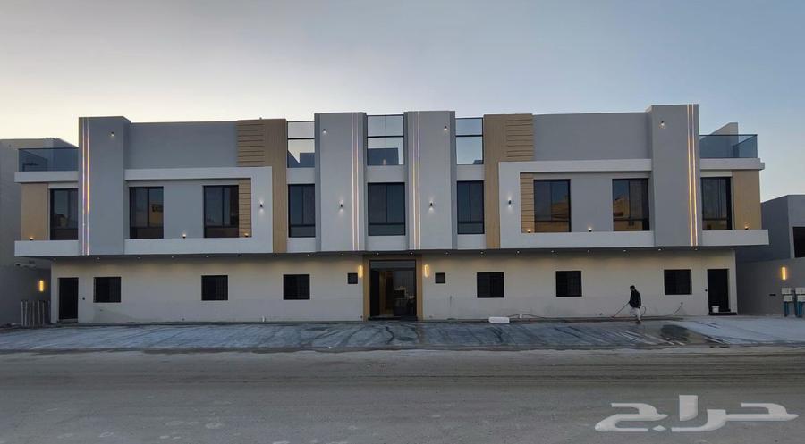 فيلا 5 غرف في العقيق 10