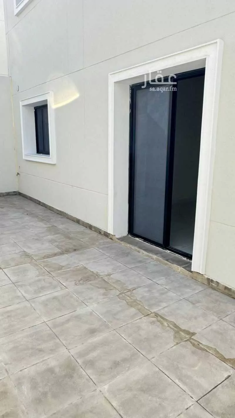 فيلا 9 غرف في الشرق 16