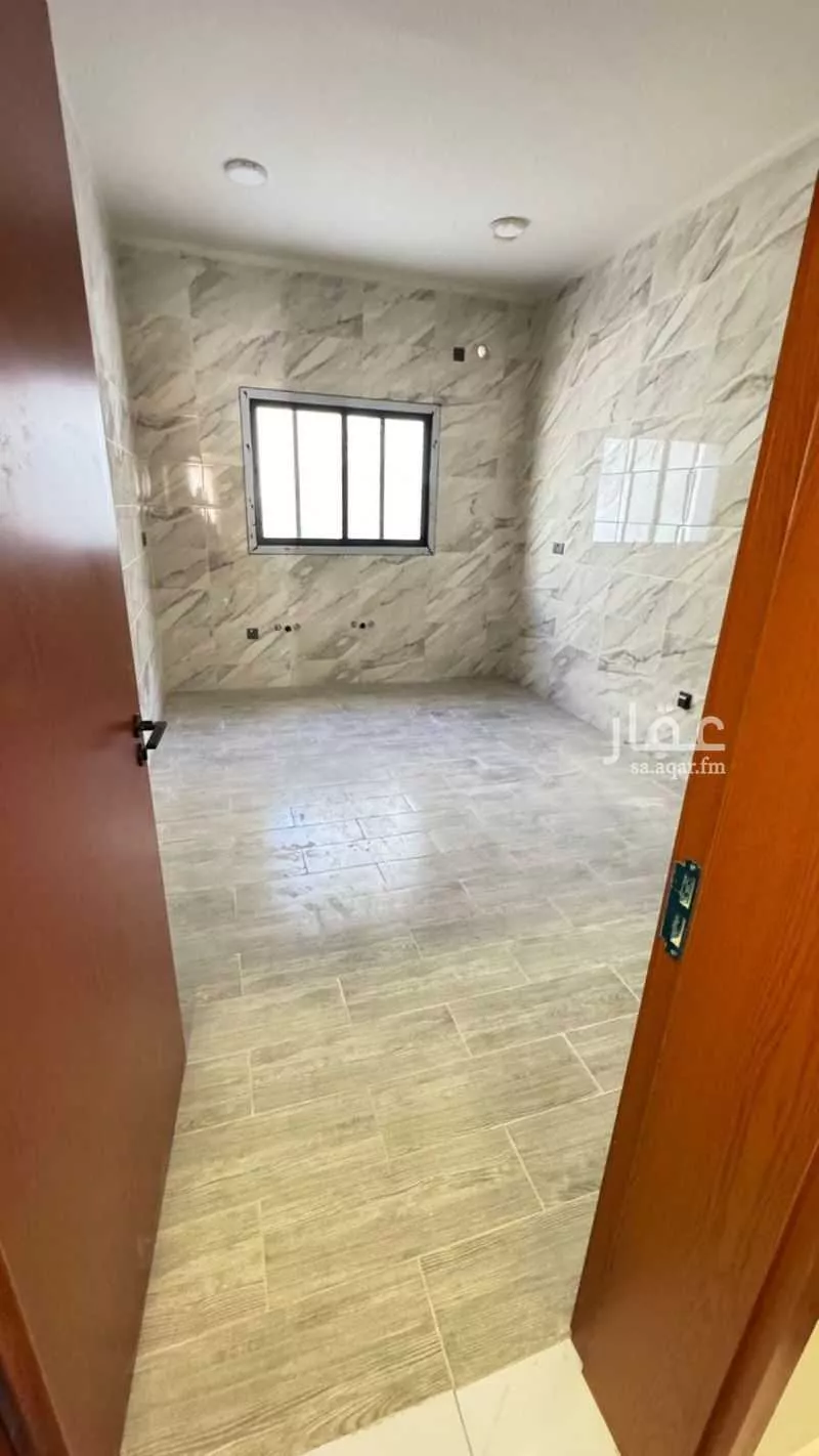 فيلا 9 غرف في الشرق 18