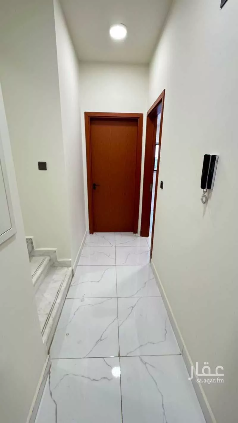 فيلا 9 غرف في الشرق 19