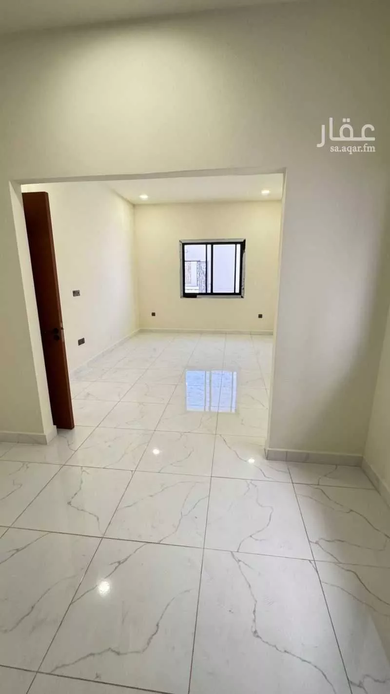 فيلا 9 غرف في الشرق 26