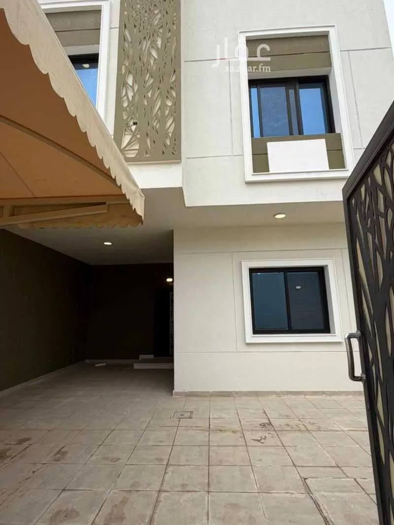 فيلا 9 غرف في الشرق 5