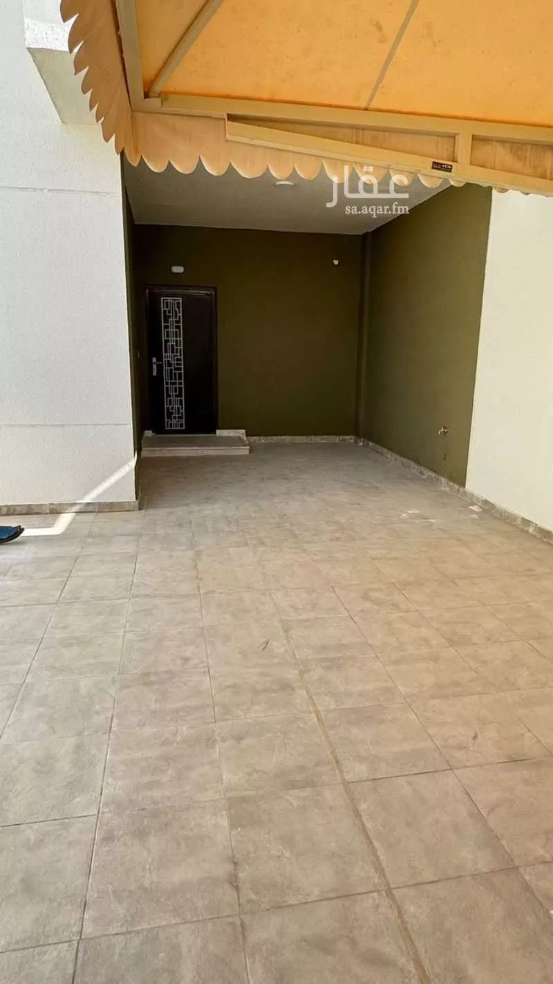 فيلا 10 غرف في الشرق 23