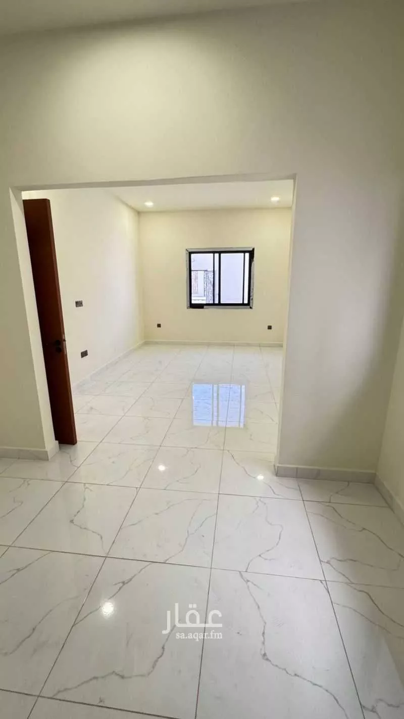 فيلا 10 غرف في الشرق 25