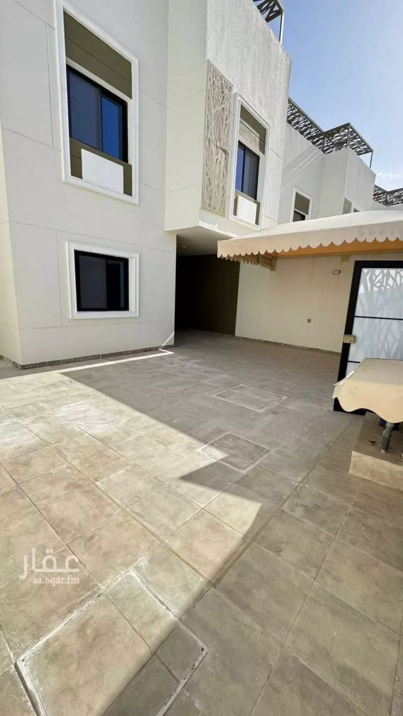 فيلا 10 غرف في الشرق 27