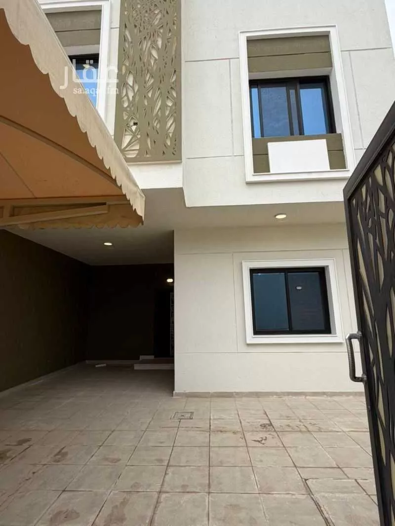 فيلا 10 غرف في الشرق 5