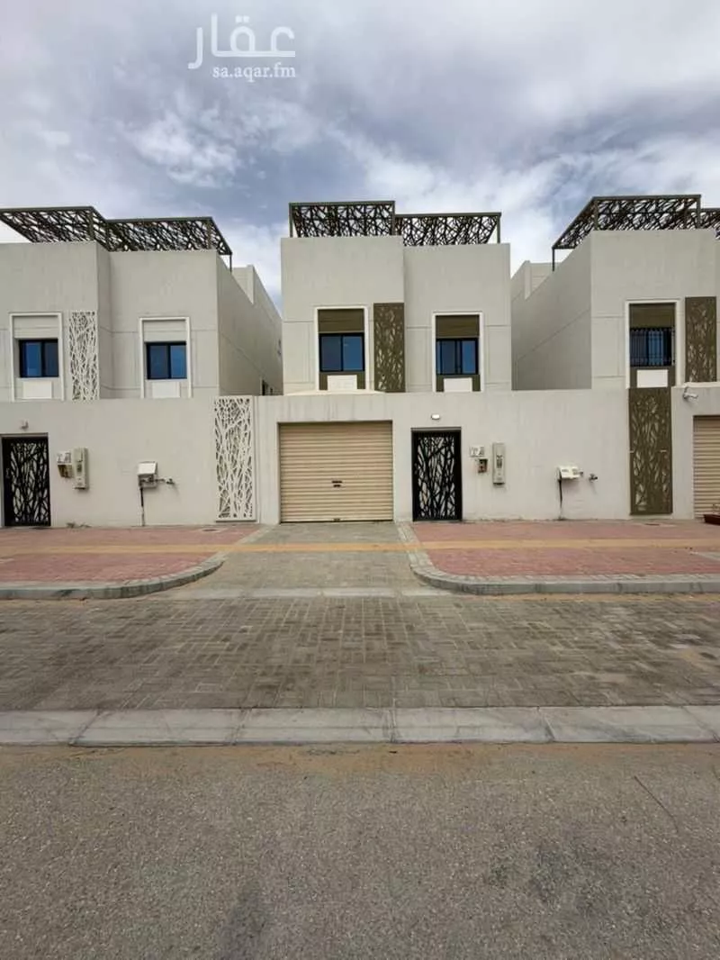 فيلا 10 غرف في الشرق 6