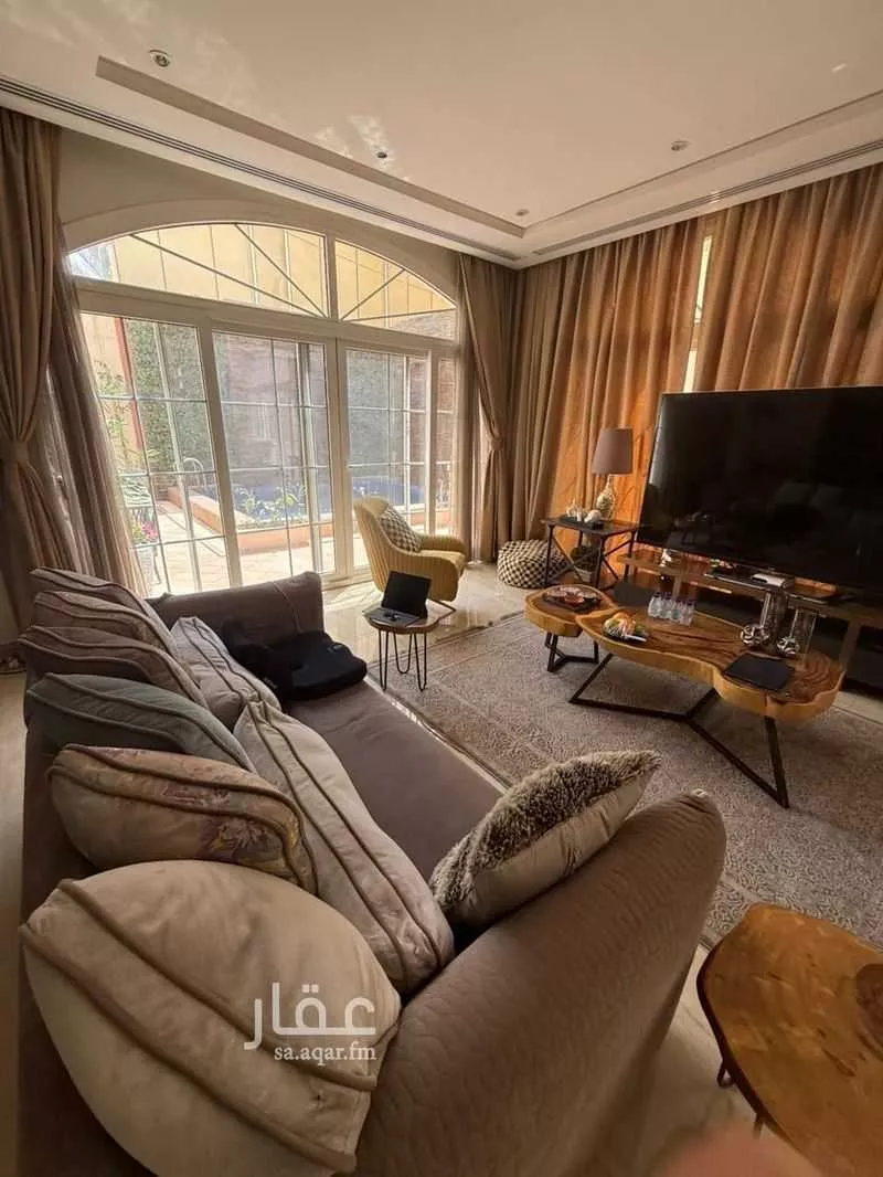 5 bedroom villa in Al Yasmin 6