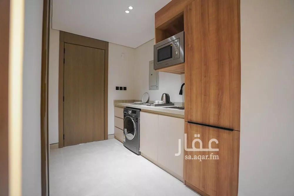 شقة 1 غرف في الملقا 6