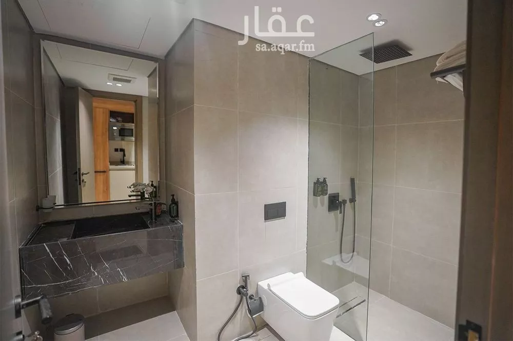 شقة 1 غرف في الملقا 7