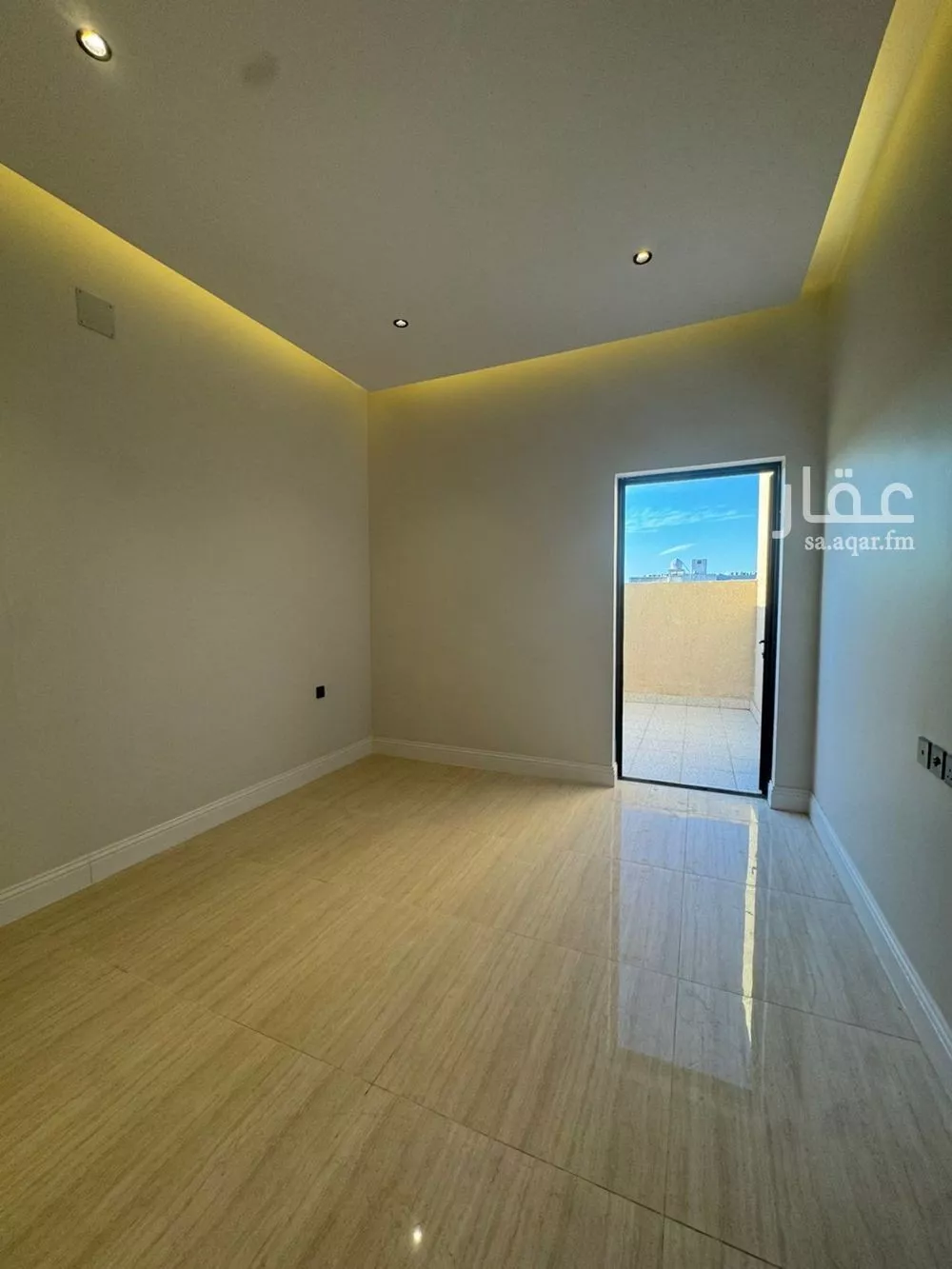5 bedroom villa in Al Aridh 3