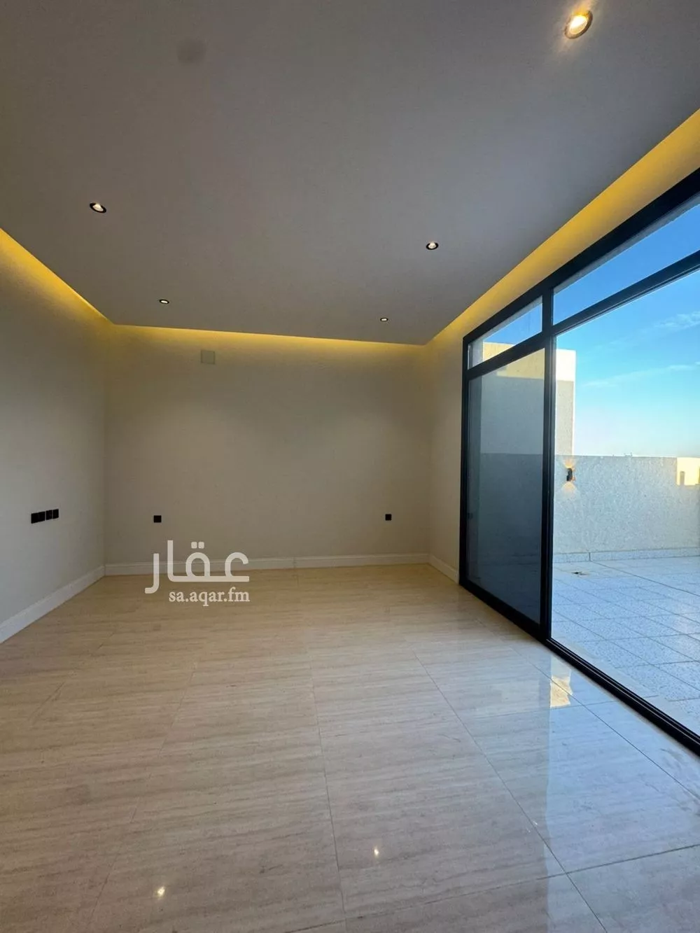 5 bedroom villa in Al Aridh 9