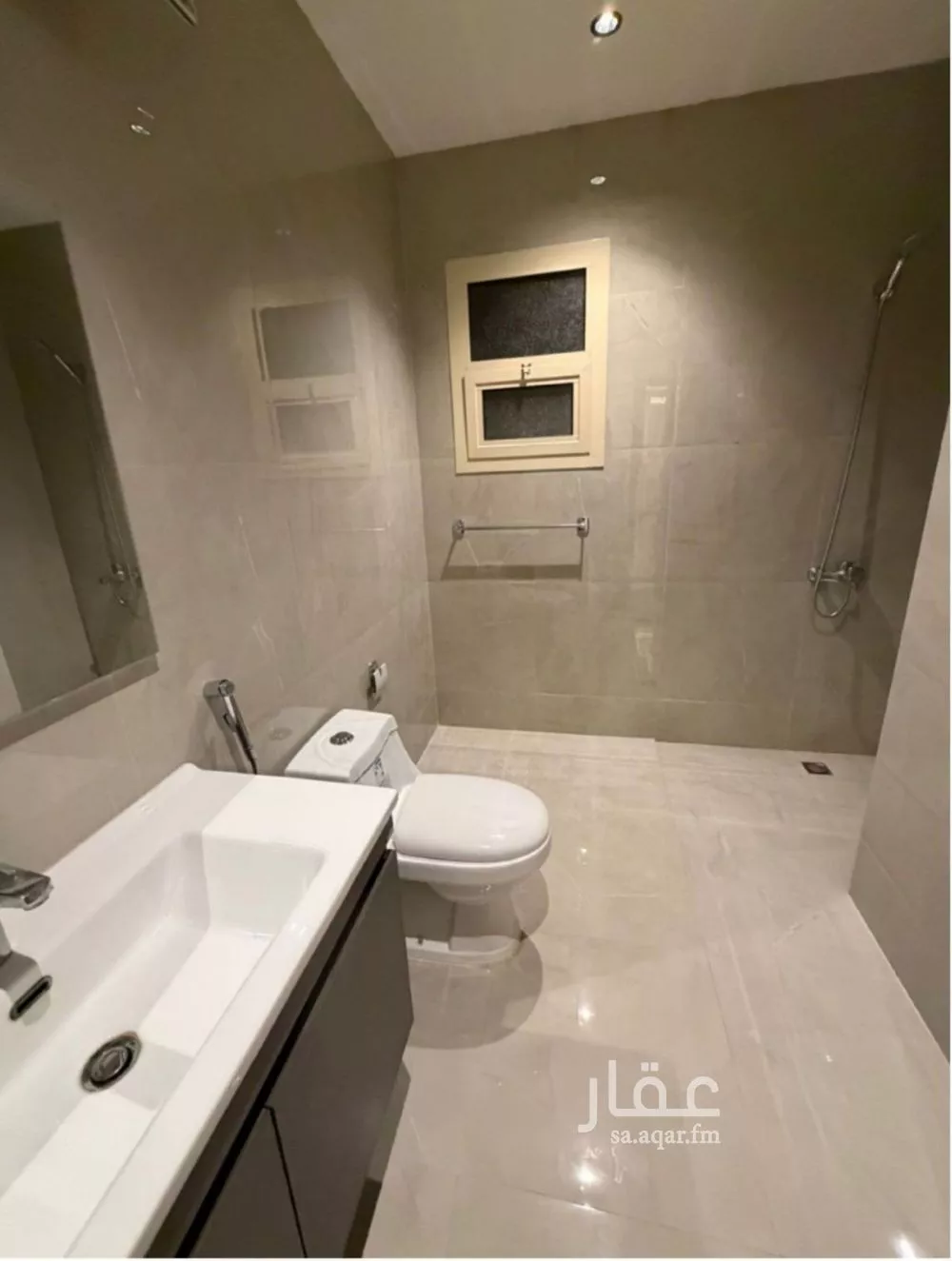 3 bedroom apartment in Al Malqa 7