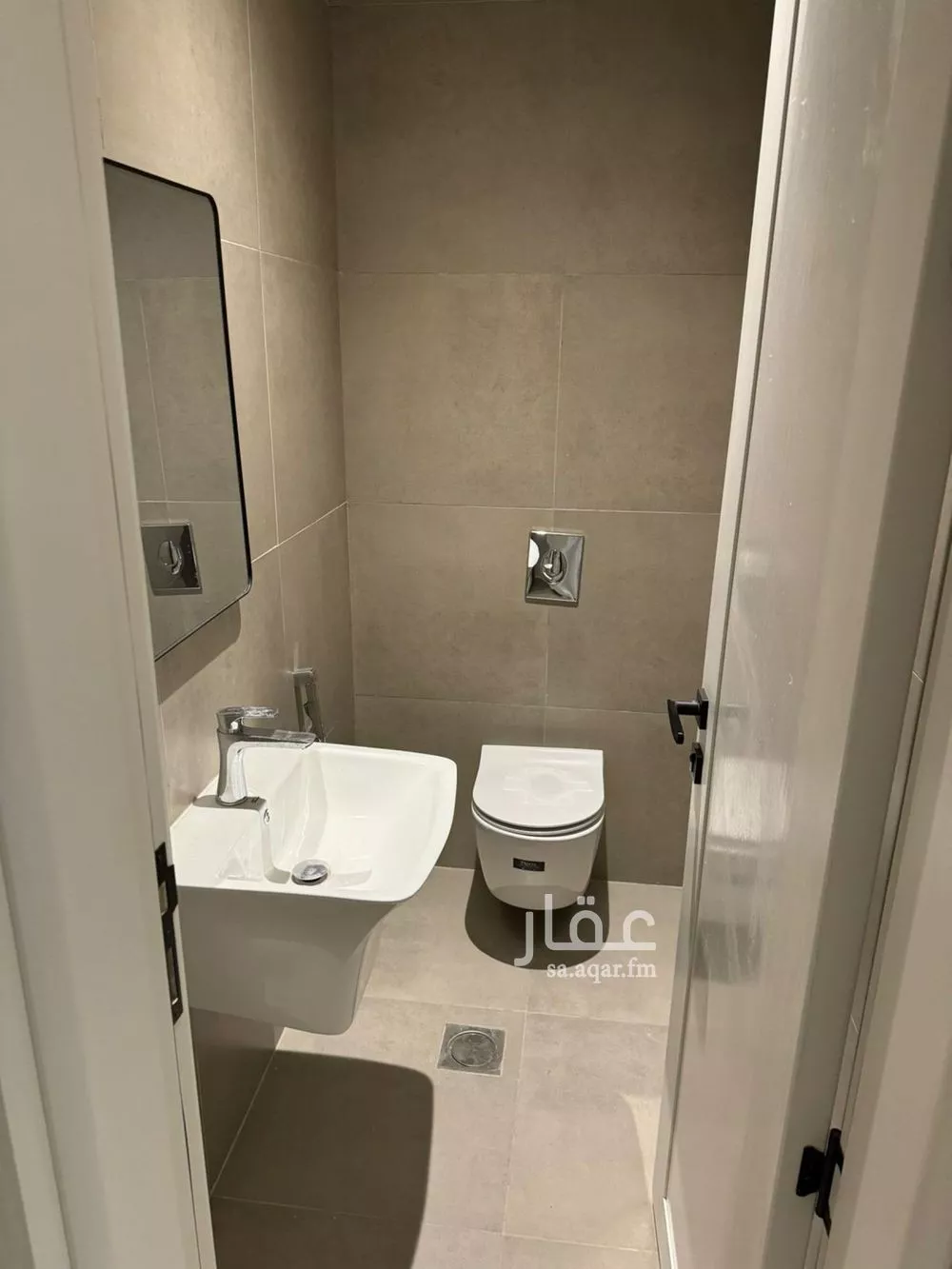 شقة 3 غرف في الملقا 28