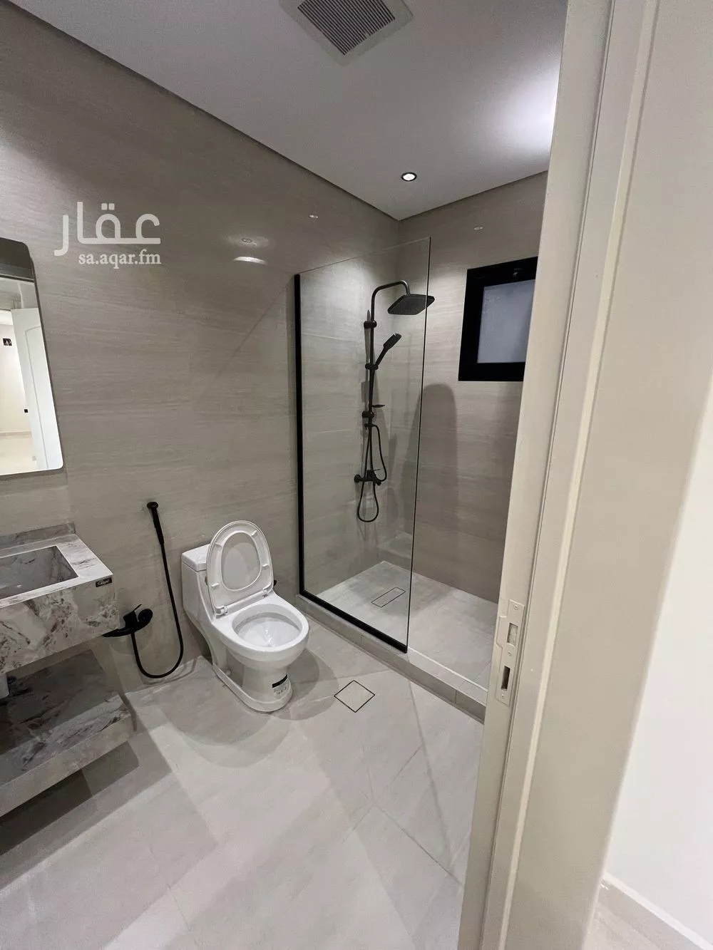 شقة 4 غرف في الملك عبدالله 11