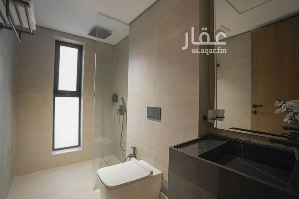 شقة 1 غرف في الملقا 8