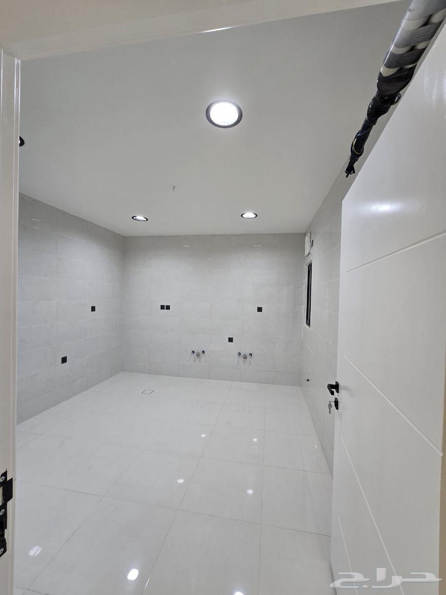 شقة 5 غرف في البحيرات 11