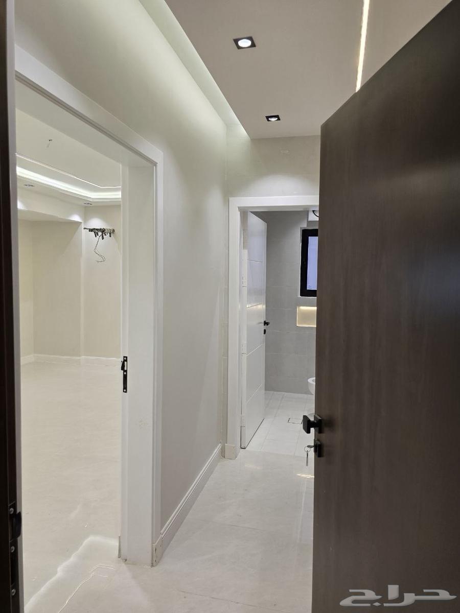 شقة 5 غرف في البحيرات 12