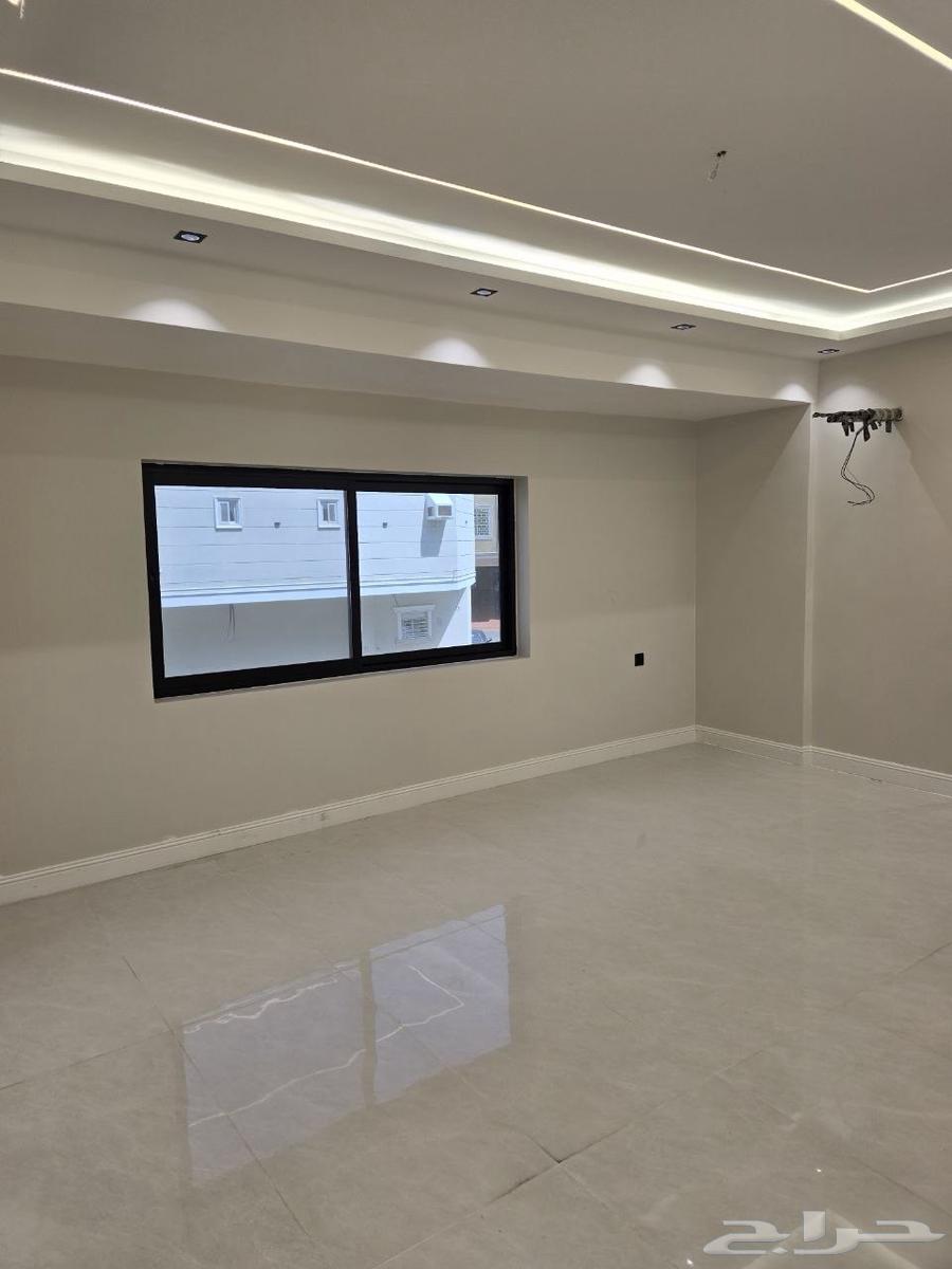 شقة 5 غرف في البحيرات 13