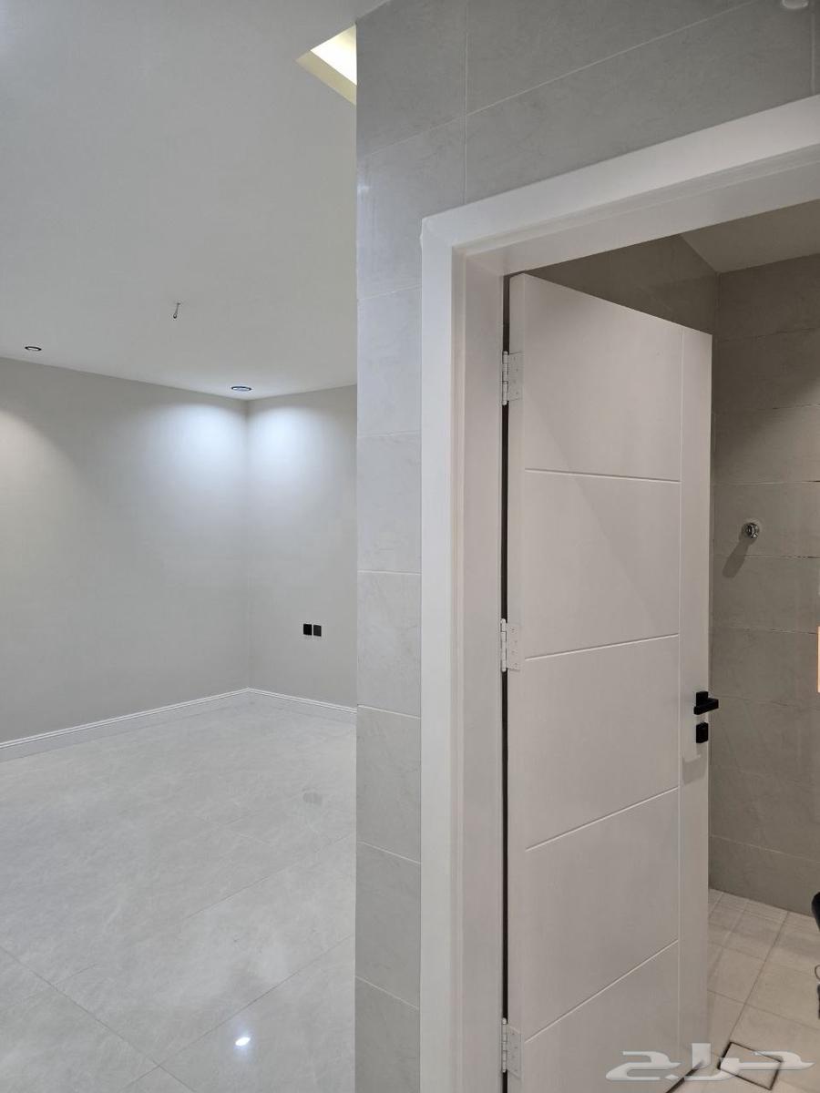 شقة 5 غرف في البحيرات 14