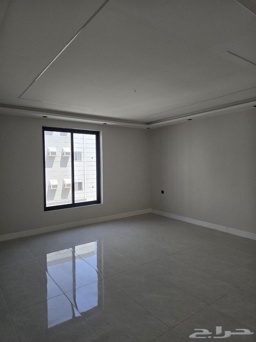 شقة 5 غرف في البحيرات 21