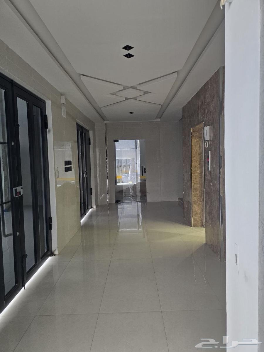 شقة 5 غرف في البحيرات 23