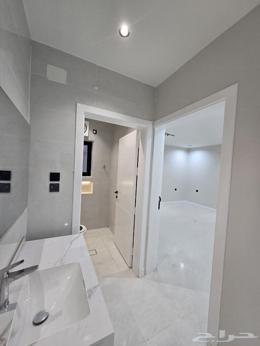 شقة 5 غرف في البحيرات 8