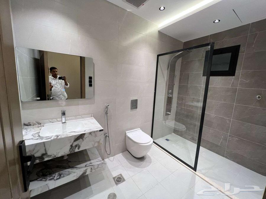 شقة 5 غرف في ولي العهد 8