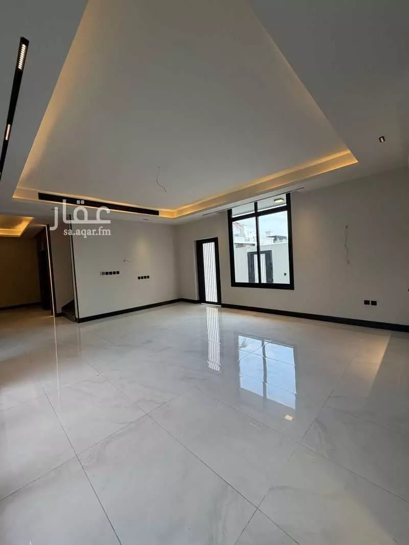 فيلا 8 غرف في الشراع 7