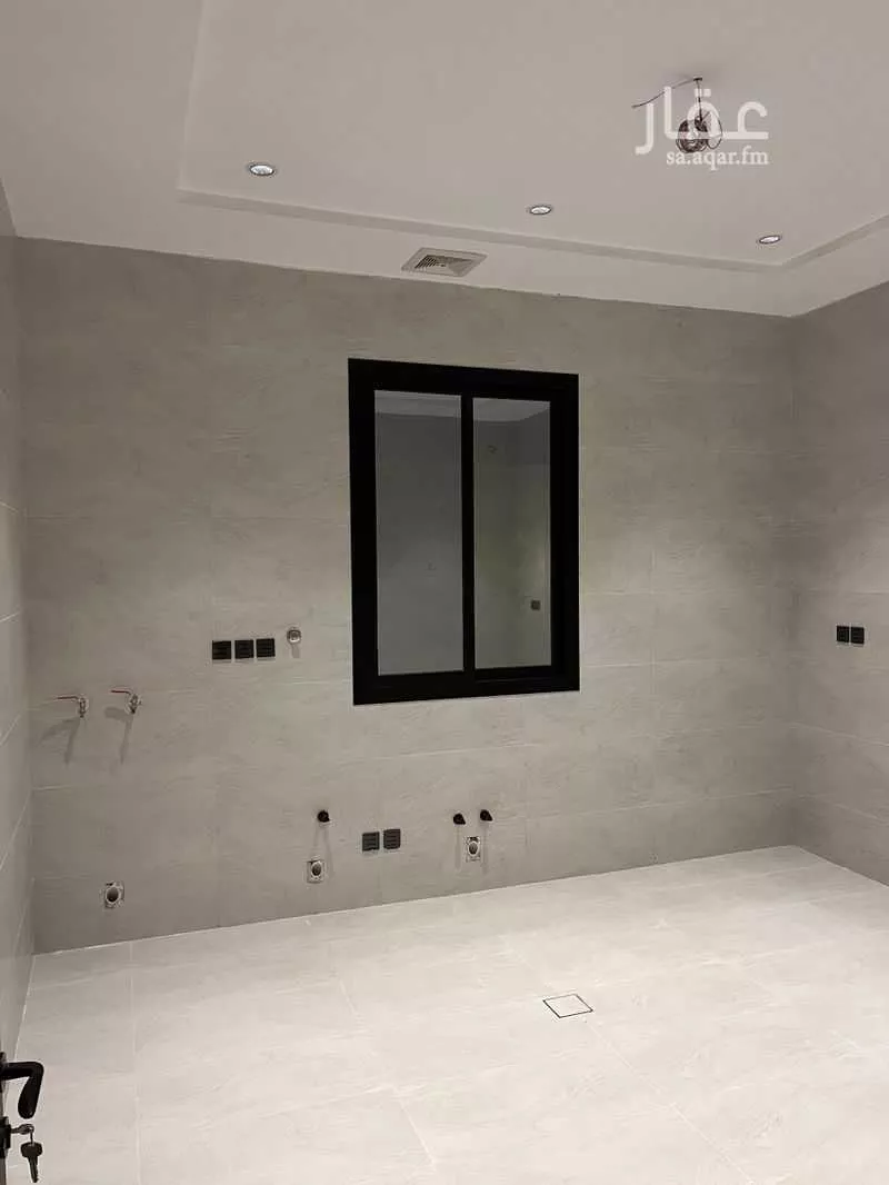 فيلا 15 غرف في طيبة 4