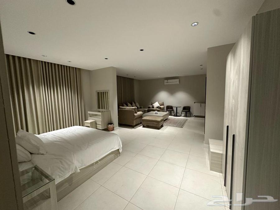 4 bedroom apartment in Shathah 12