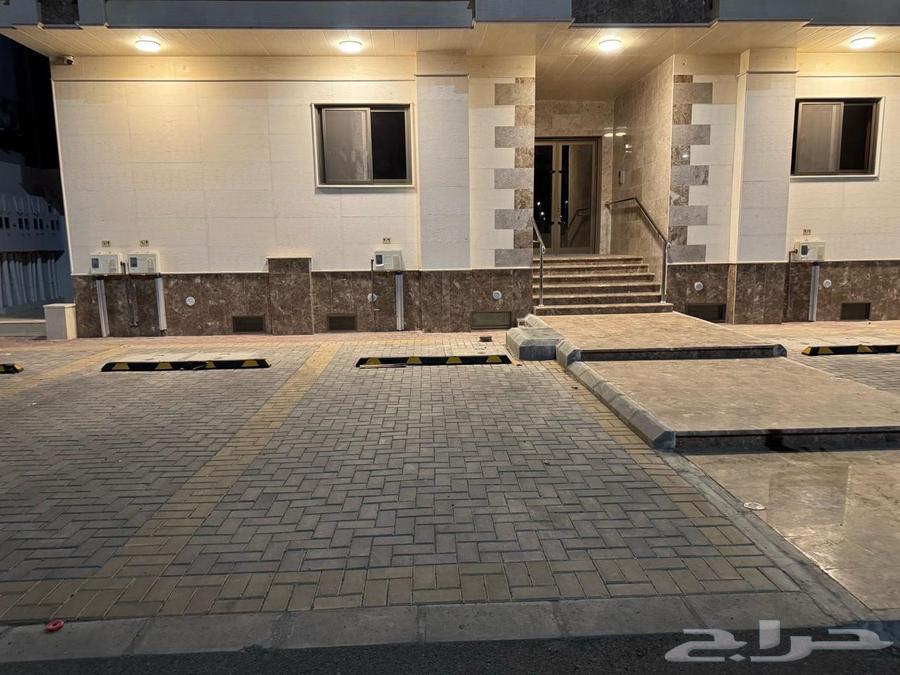 4 bedroom apartment in Shathah 19