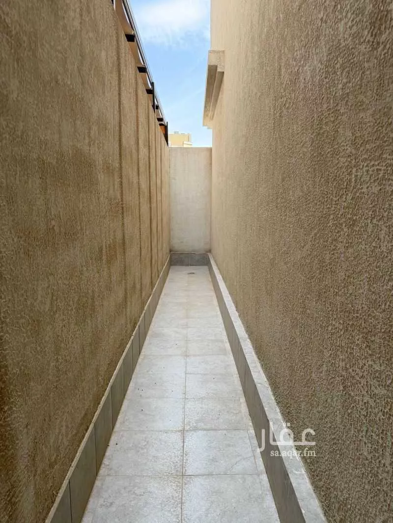 4 bedroom villa in Al Malqa 6