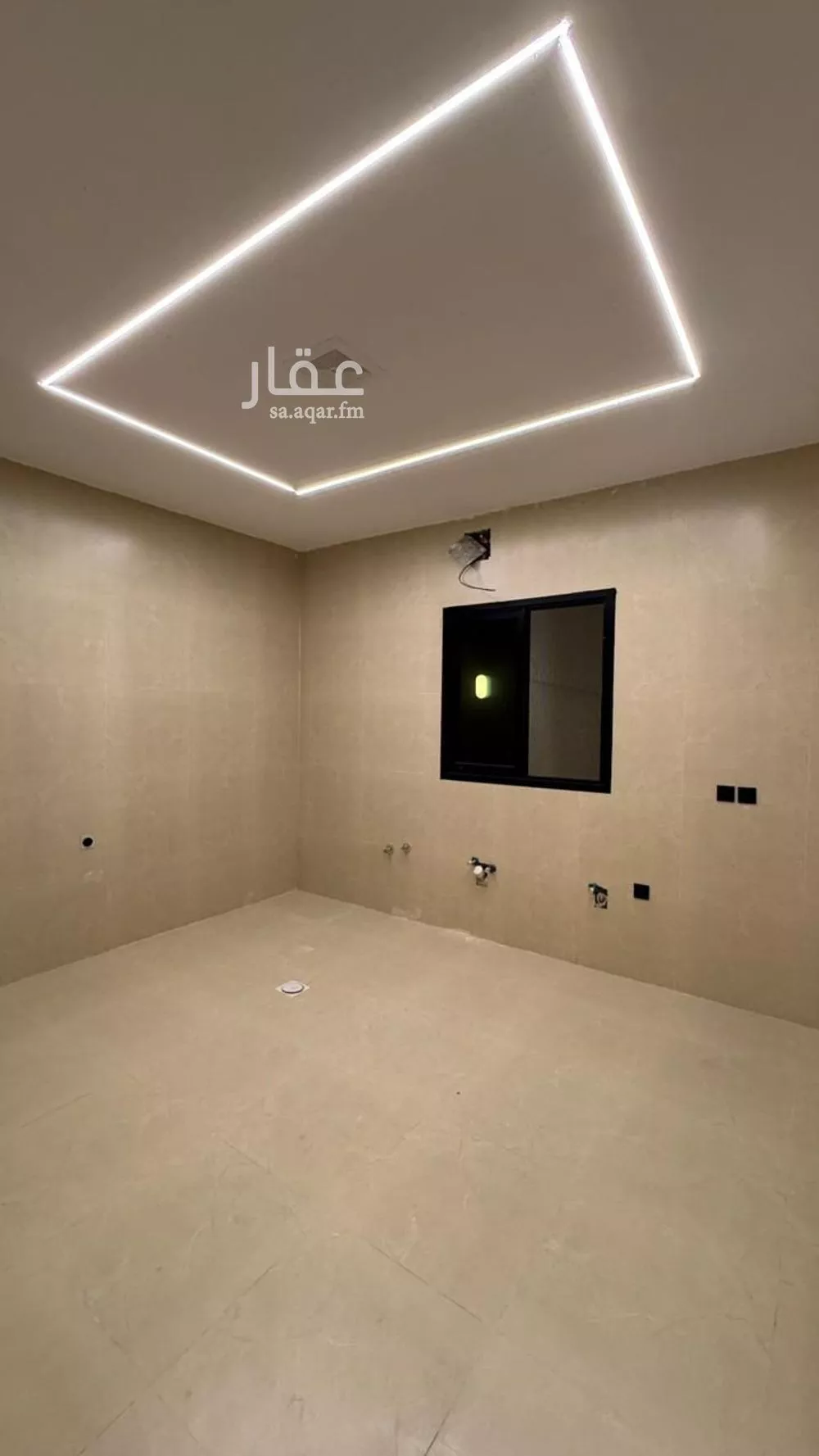 فيلا 6 غرف في الأمواج 8