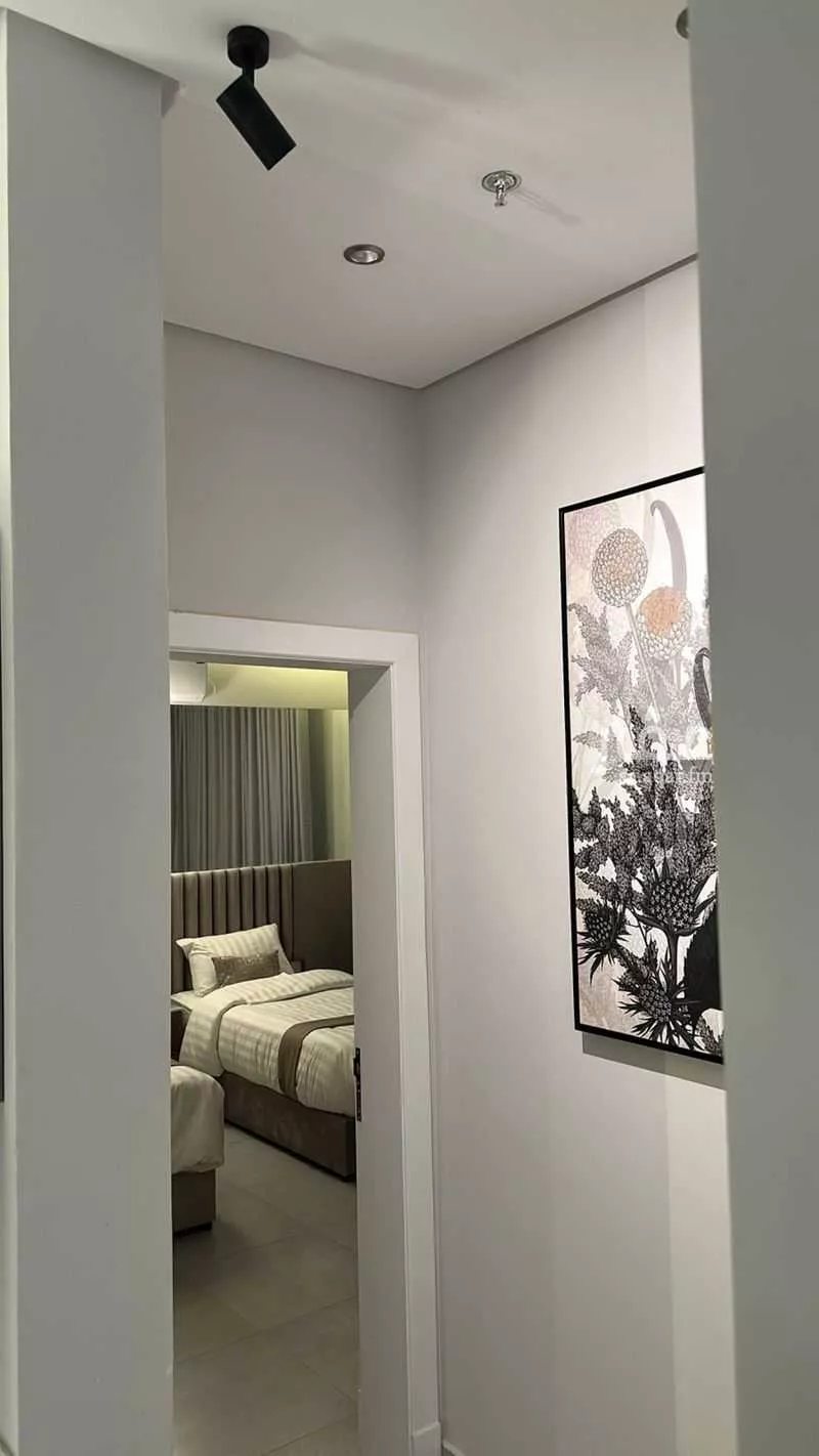 شقة 2 غرف في الملقا 10