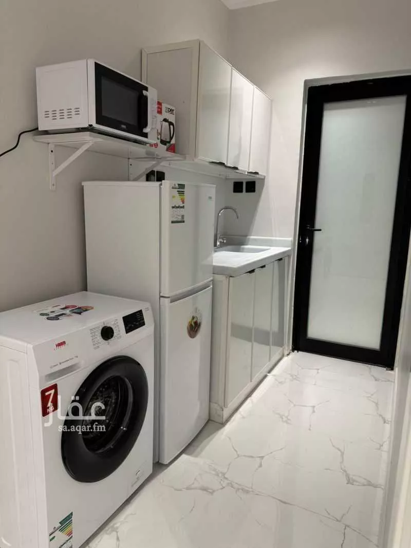 شقة 1 غرف في الملقا 7