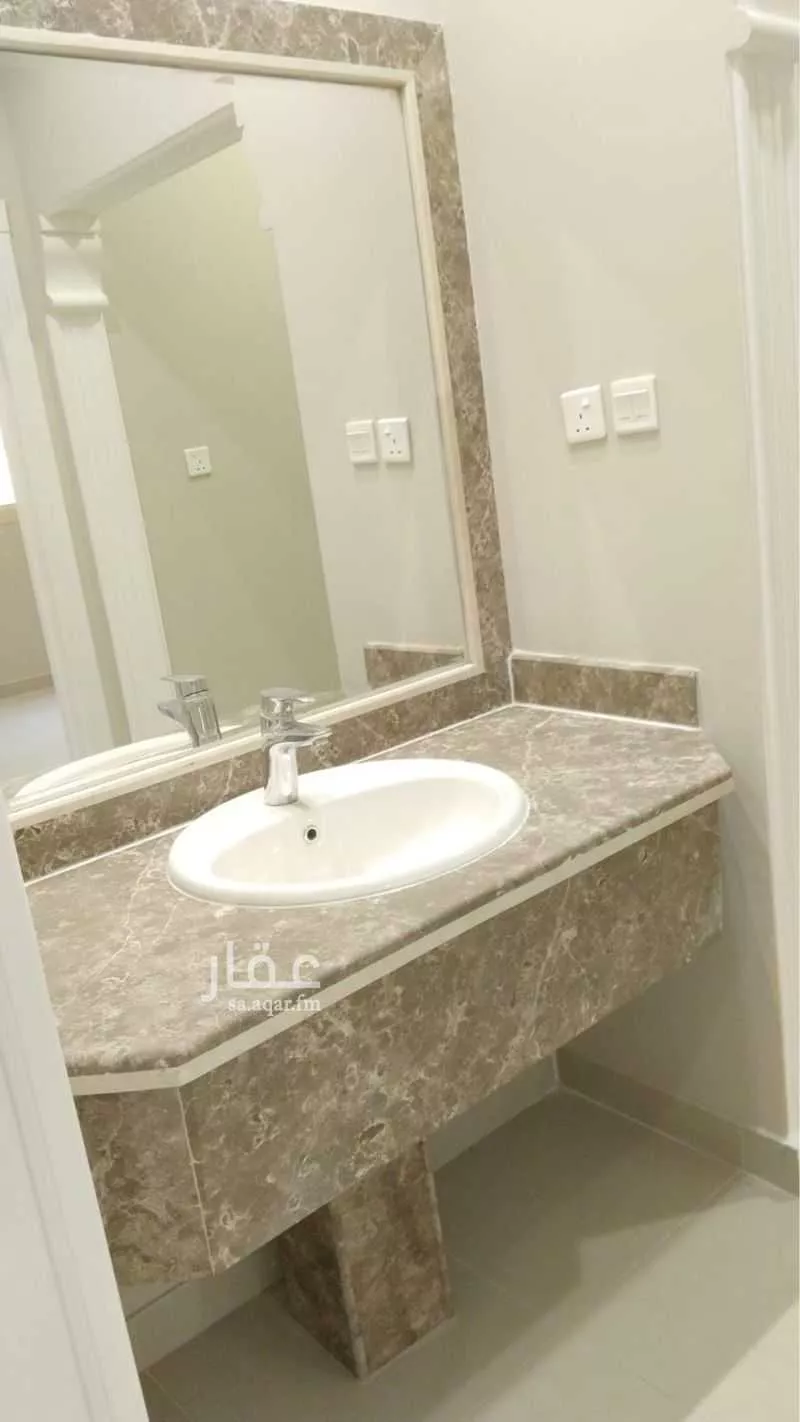 شقة 4 غرف في الملقا 23