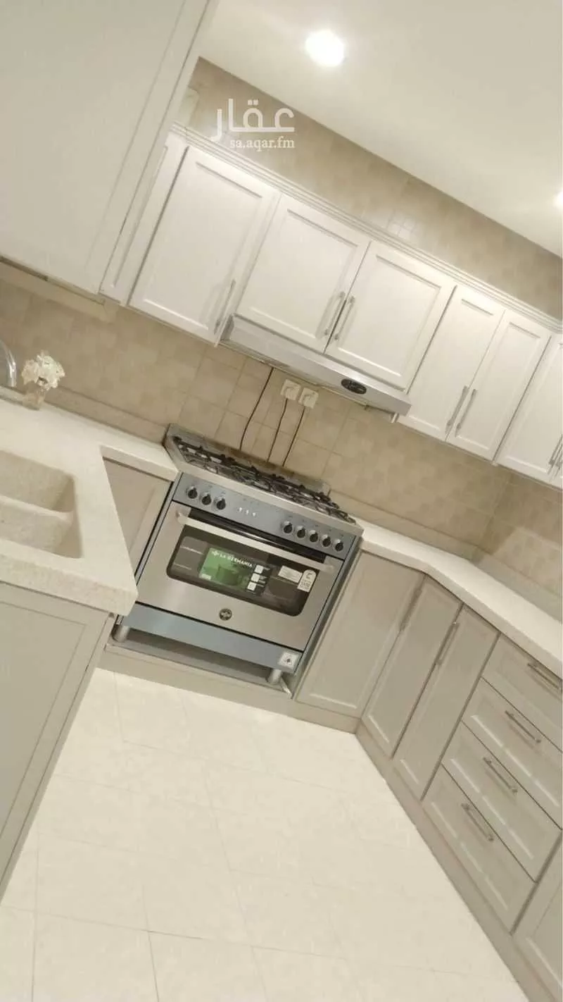 شقة 4 غرف في الملقا 25