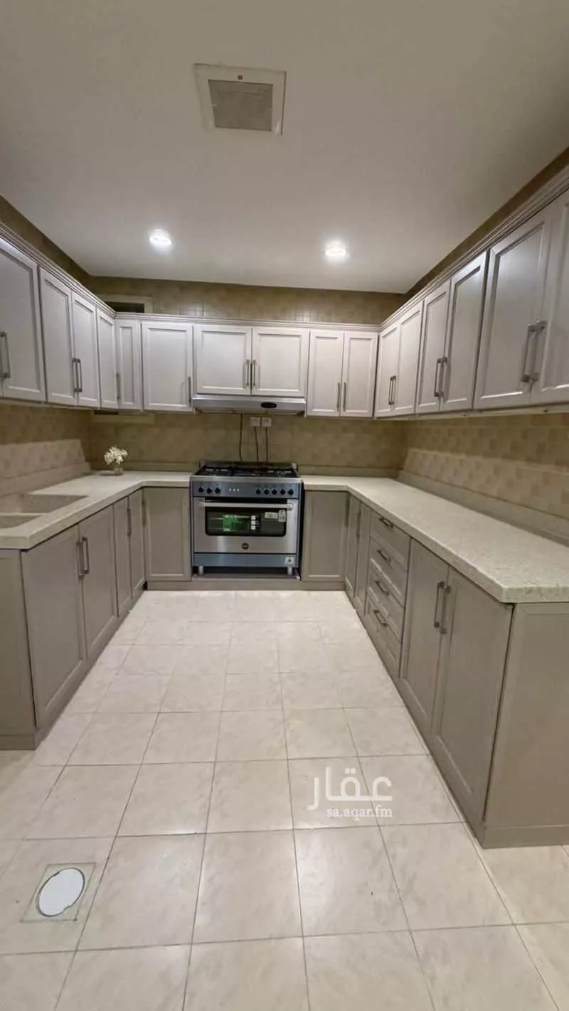 4 bedroom apartment in Al Malqa 6