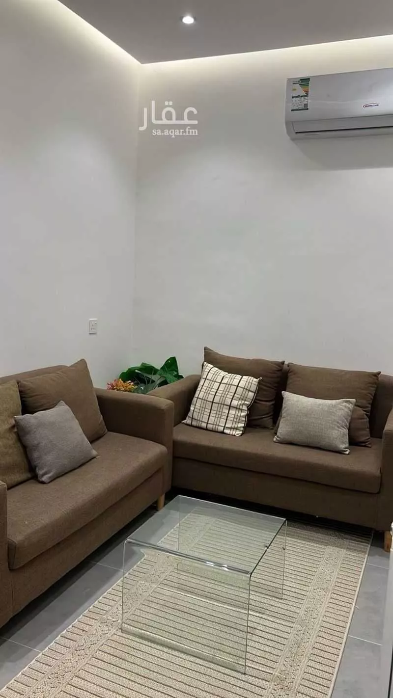 فيلا 1 غرف في العارض 12