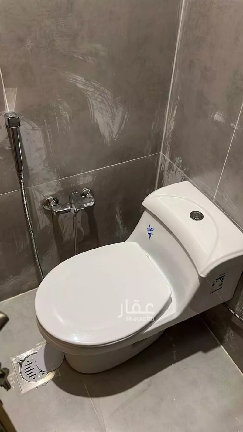 فيلا 1 غرف في العارض 7