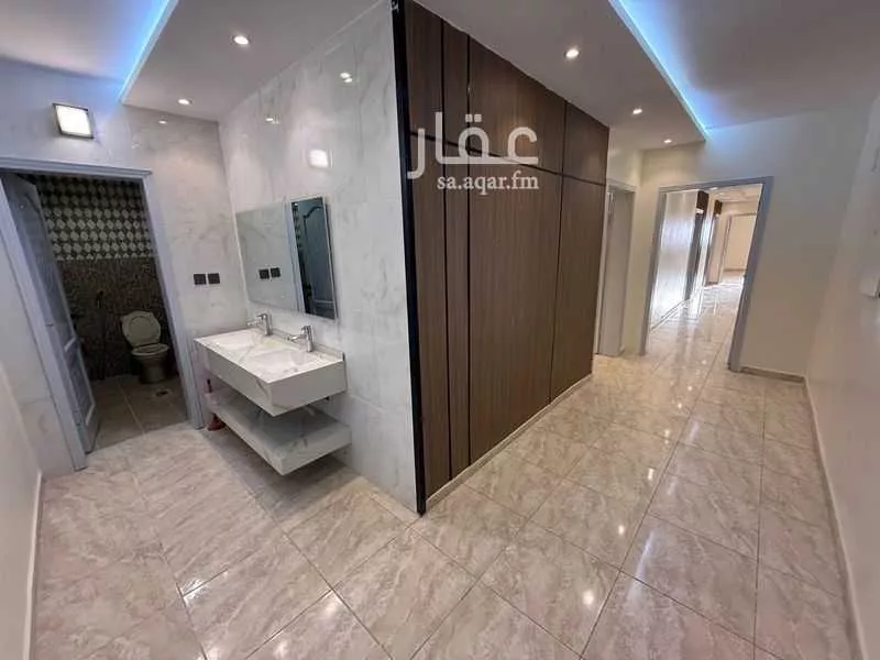 شقة 6 غرف في الملك فهد 6