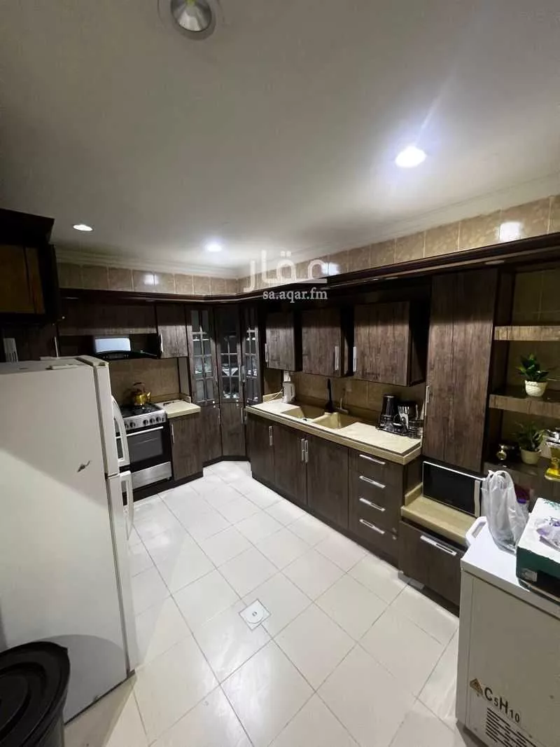 شقة 6 غرف في بطحاء قريش 2