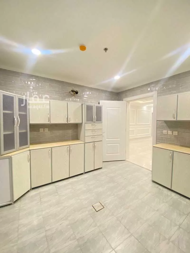 شقة 3 غرف في الحمرا 19