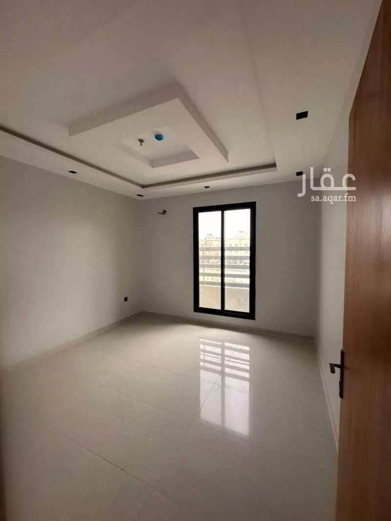 شقة 3 غرف في الحمرا 8