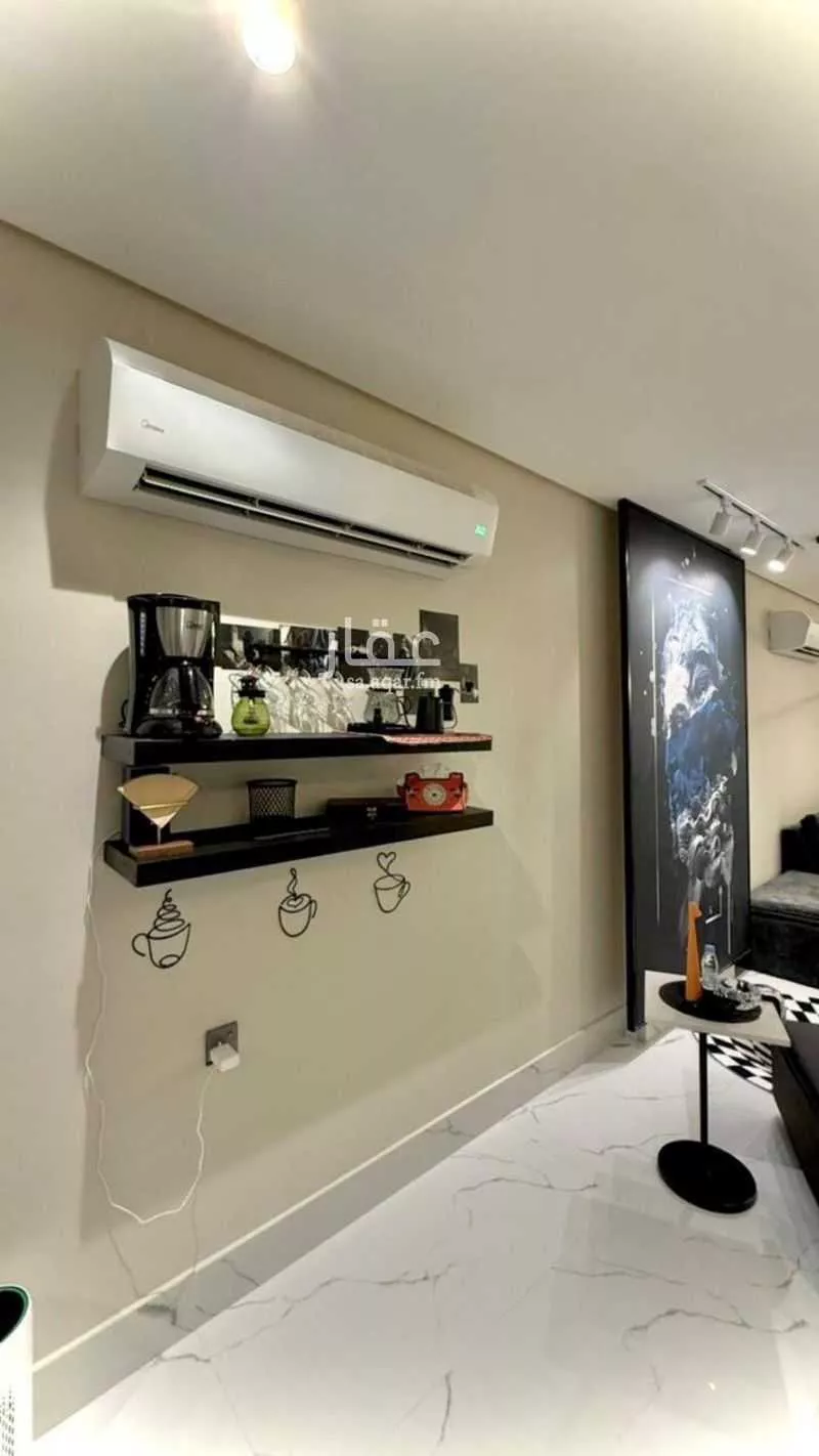 شقة 5 غرف في الحمرا 12