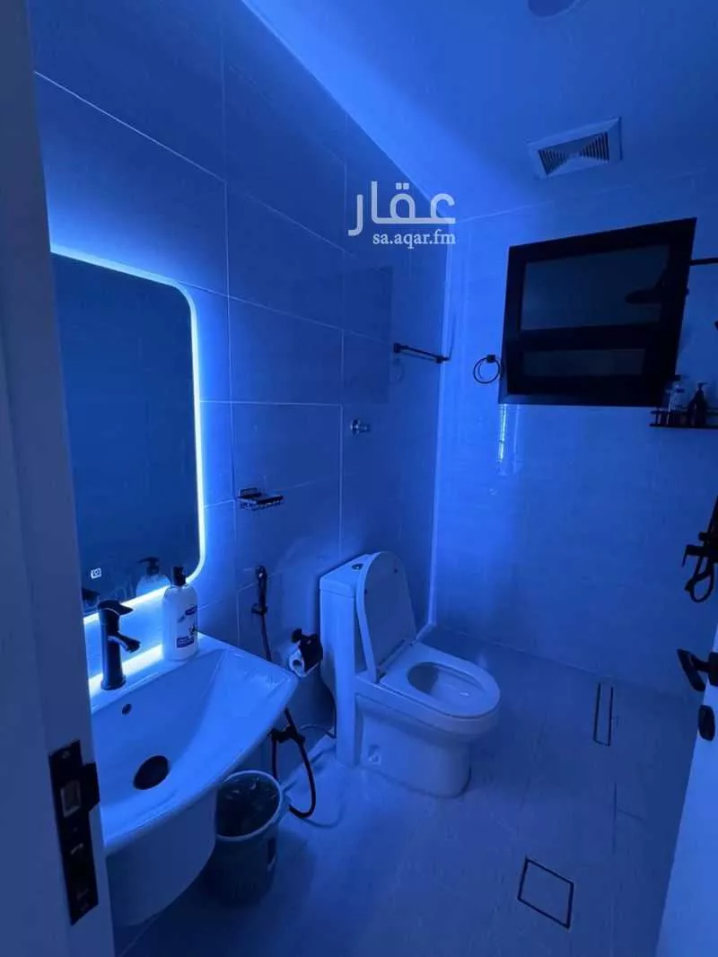 شقة 2 غرف في الحمرا 8