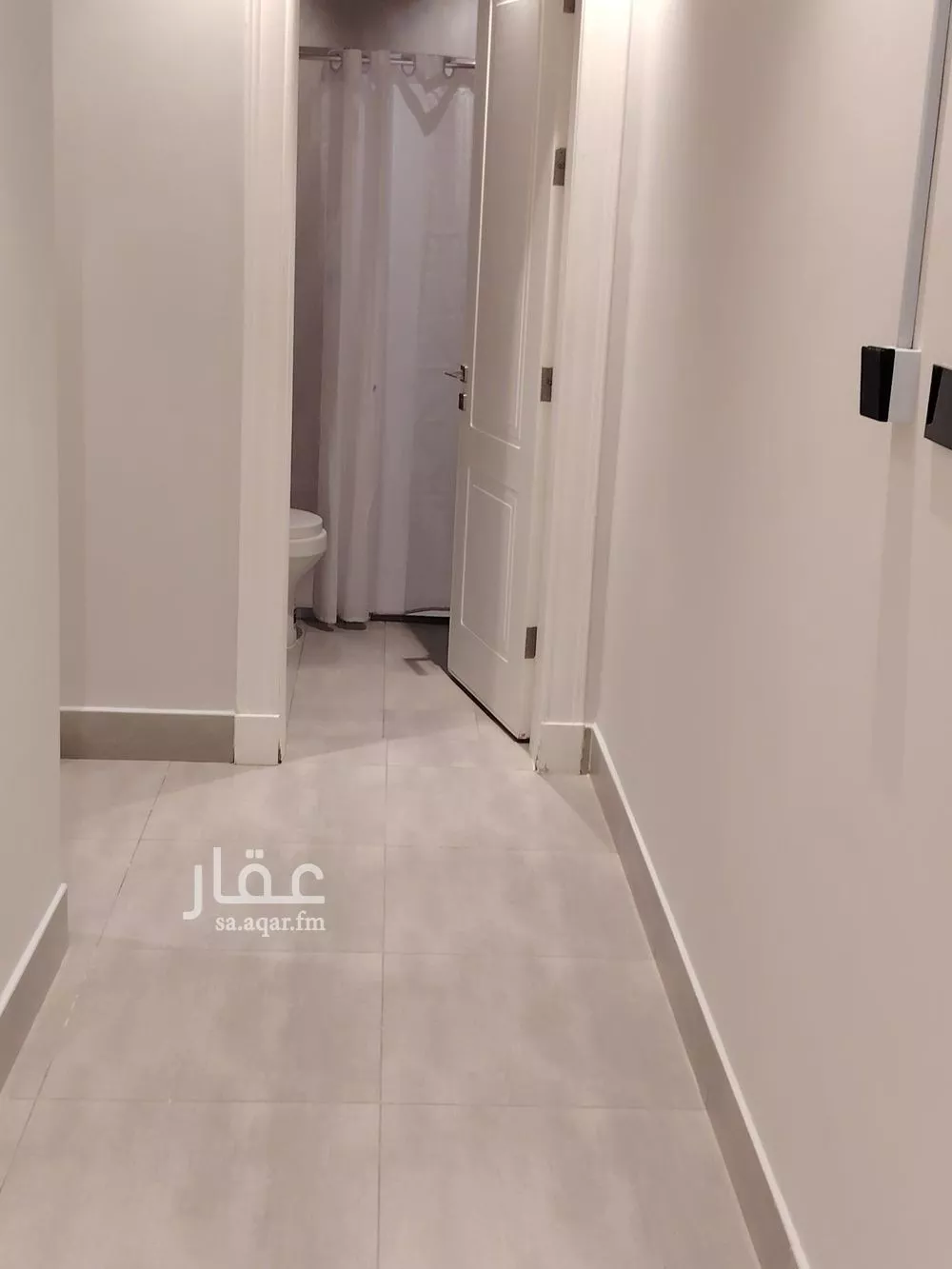 شقة 3 غرف في الملقا 4